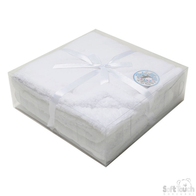 White Gift Packed Deluxe Star Wrap No. FBP116-W