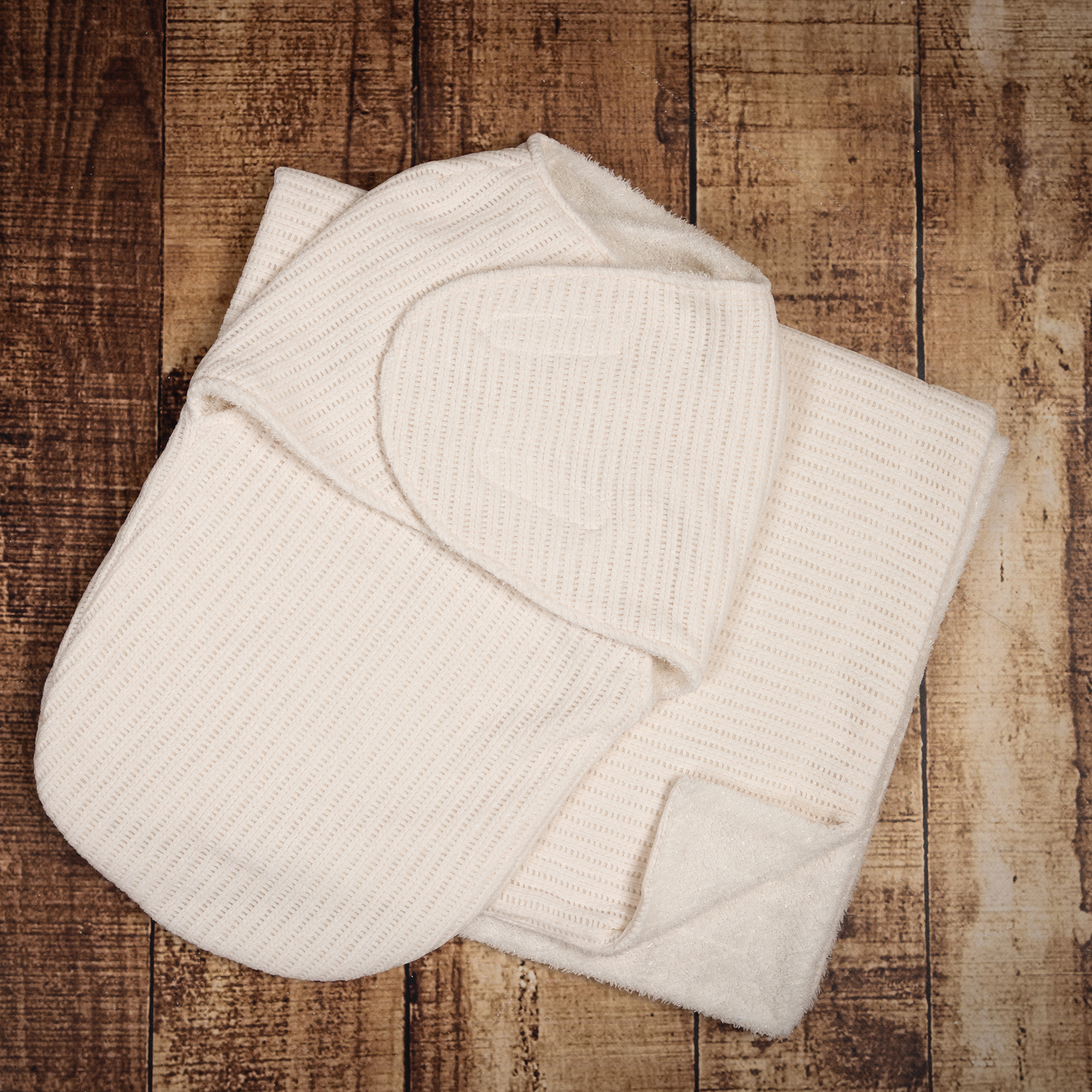 White Chenille Cellular Swaddle Wrap w/Shiny Coloured Back : SW122-W